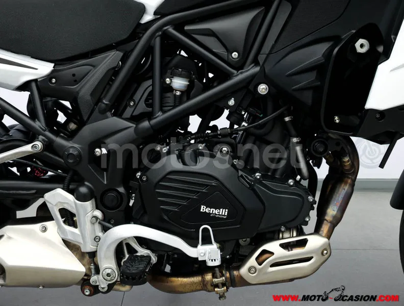 Benelli TRK 502 - Vista 5