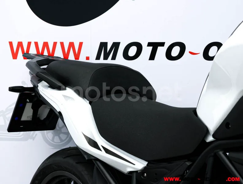 Benelli TRK 502 - Vista 10