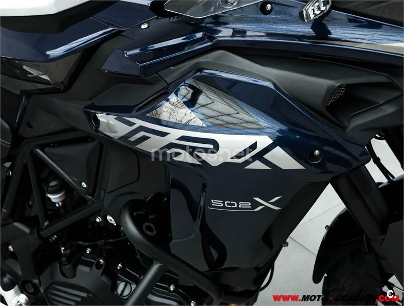Benelli TRK 502 - Vista 9
