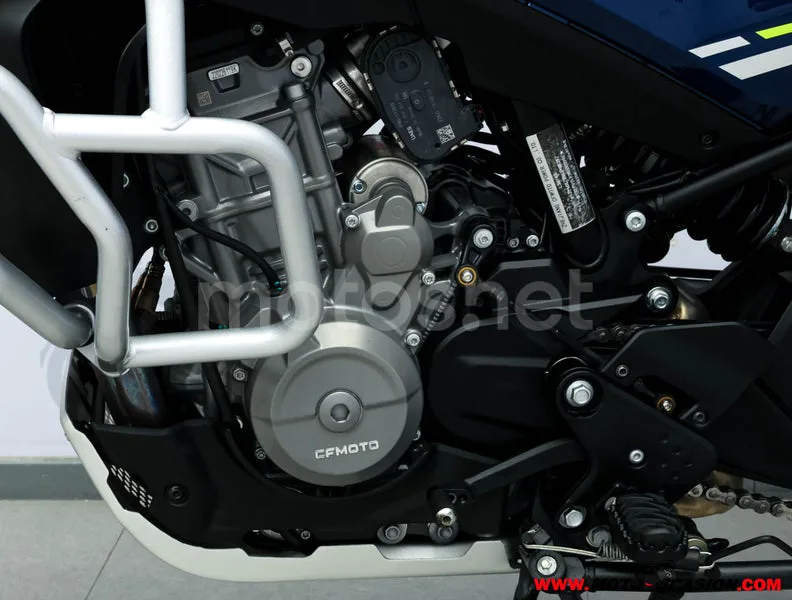 CFMOTO 800MT - Vista 10