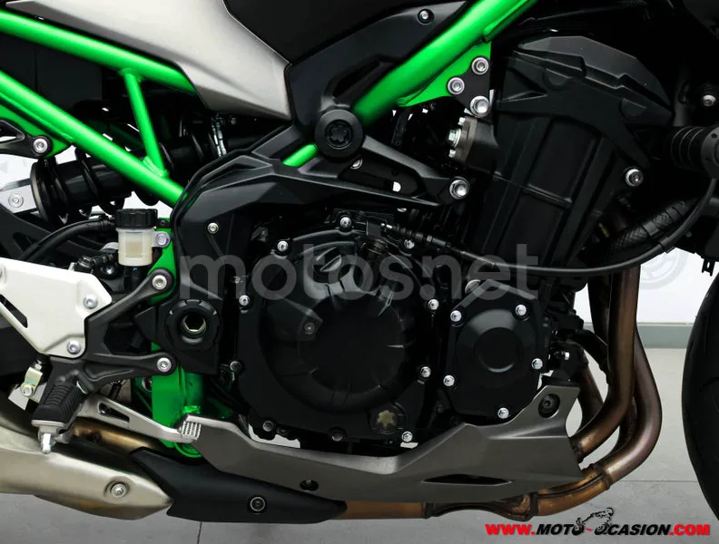 Kawasaki Z900 – Vista 5