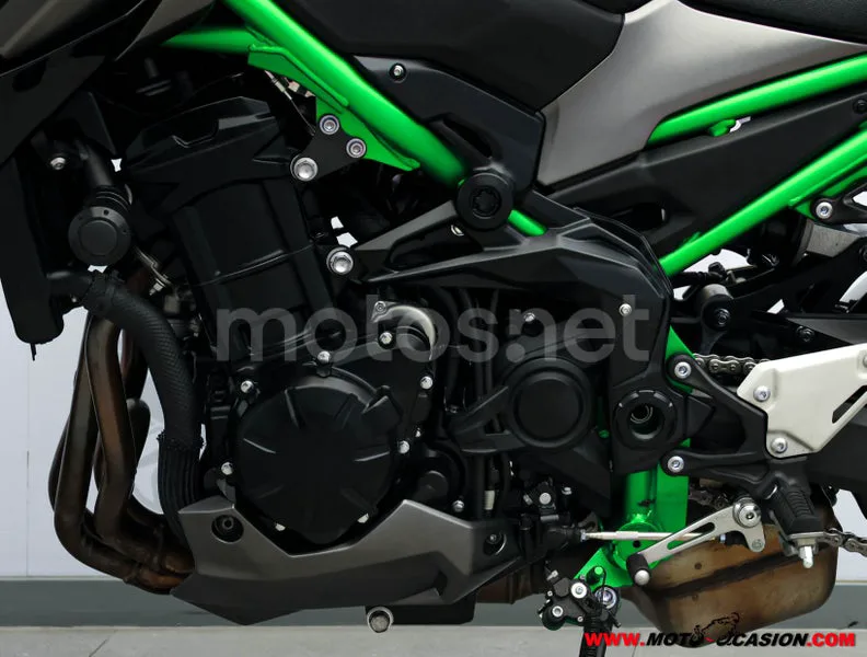Kawasaki Z900 – Vista 10