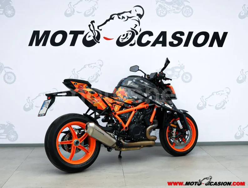 KTM 1290 Super Duke R – Vista 3