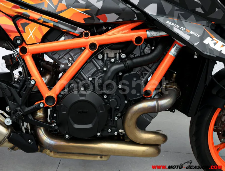 KTM 1290 Super Duke R – Vista 5