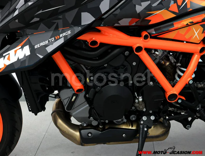 KTM 1290 Super Duke R – Vista 10