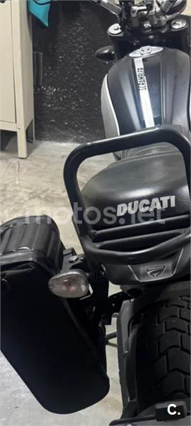 Ducati Scrambler - Vista 4