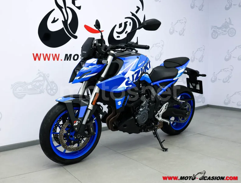 Suzuki GSX-8S – Vista 8