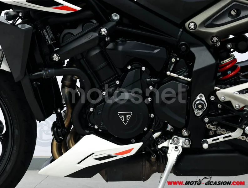 Triumph Street Triple 765 – Vista 9