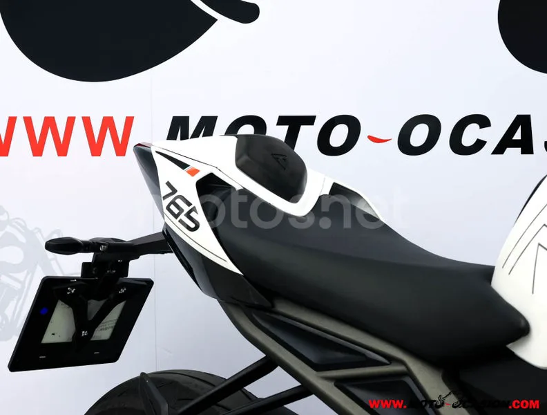 Triumph Street Triple 765 – Vista 10