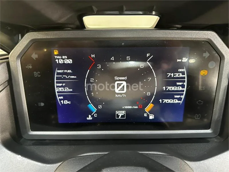 Yamaha TMAX - Vista 7
