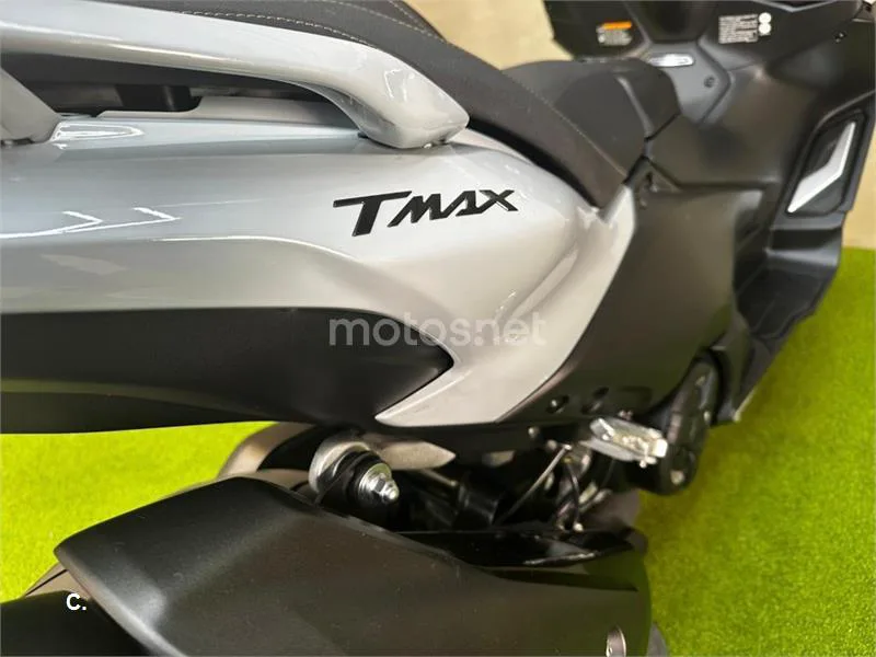 Yamaha TMAX - Vista 10