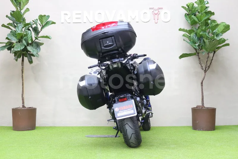 Yamaha Niken - Vista 4