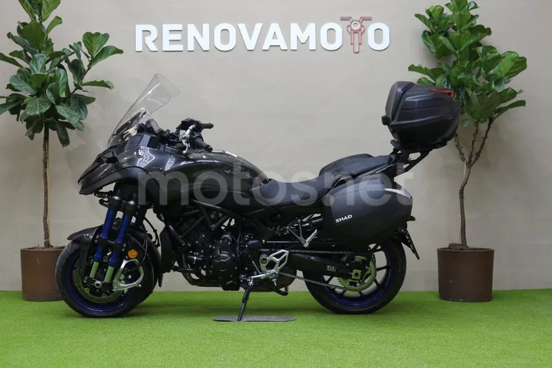 Yamaha Niken - Vista 5