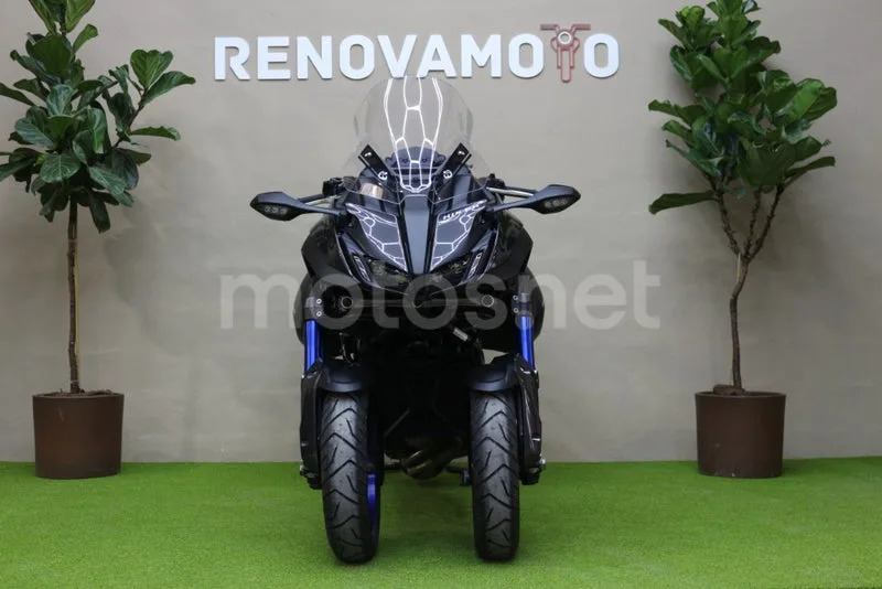 Yamaha Niken - Vista 6