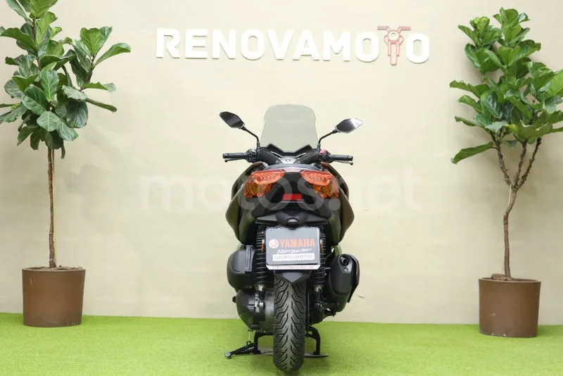 Yamaha XMAX 300 - Vista 3