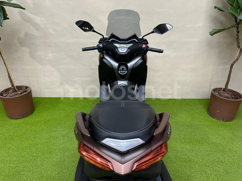 Yamaha XMAX 300 - Vista 10