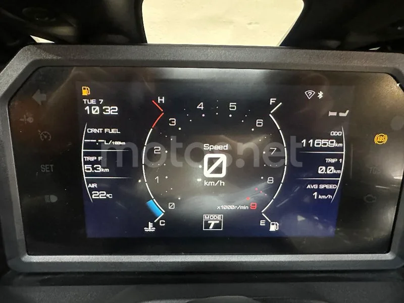 Yamaha TMAX - Vista 7