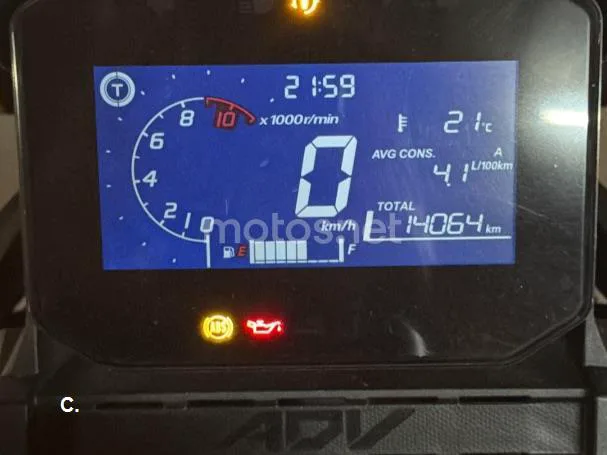 Honda ADV350 - Vista 4