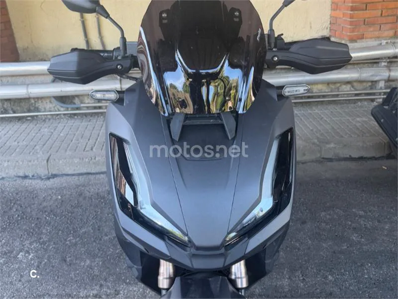 Honda ADV350 - Vista 5