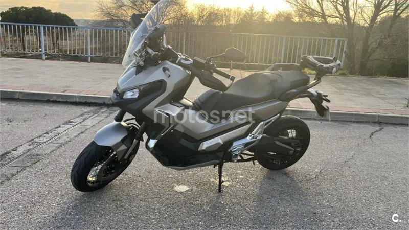 Honda X-ADV - Vista 4