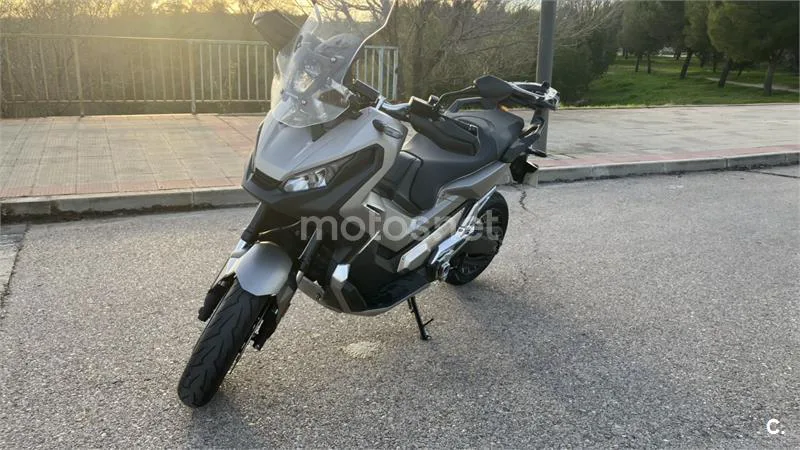 Honda X-ADV - Vista 5