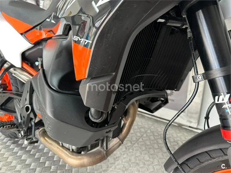 KTM 890 – Vista 11