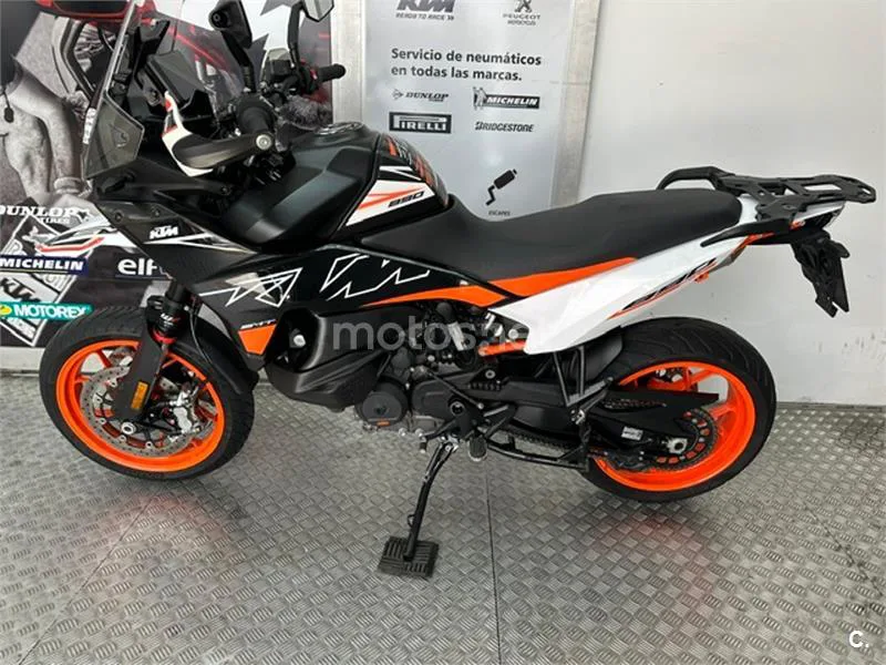 KTM 890 – Vista 18