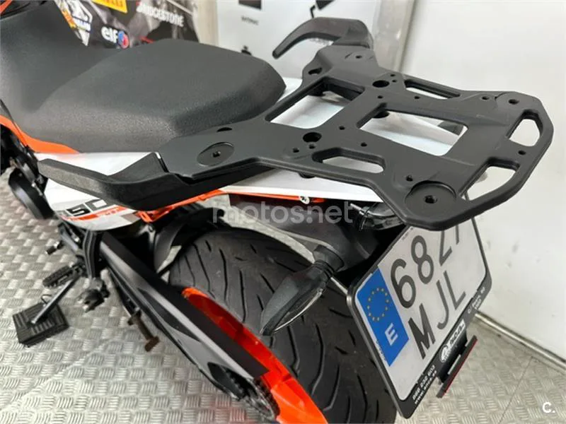 KTM 890 – Vista 27