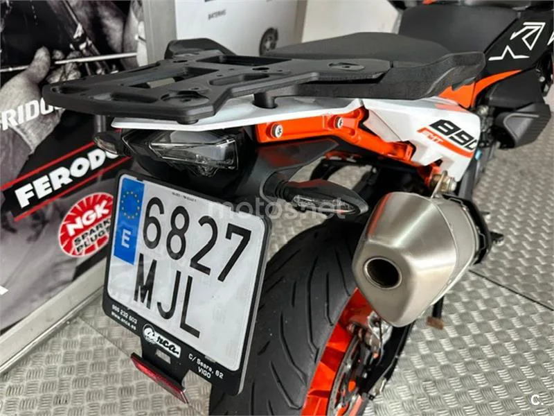 KTM 890 – Vista 4