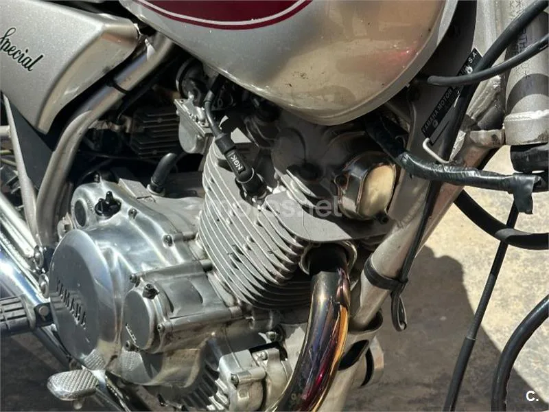 Yamaha SR250 Special - Vista 4