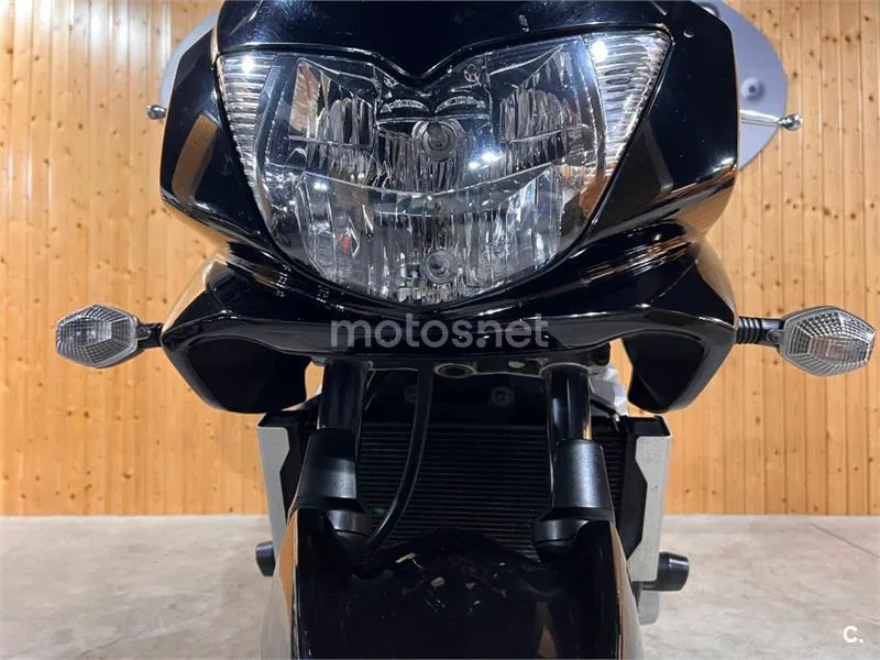 Suzuki Bandit 650S - Vista 25