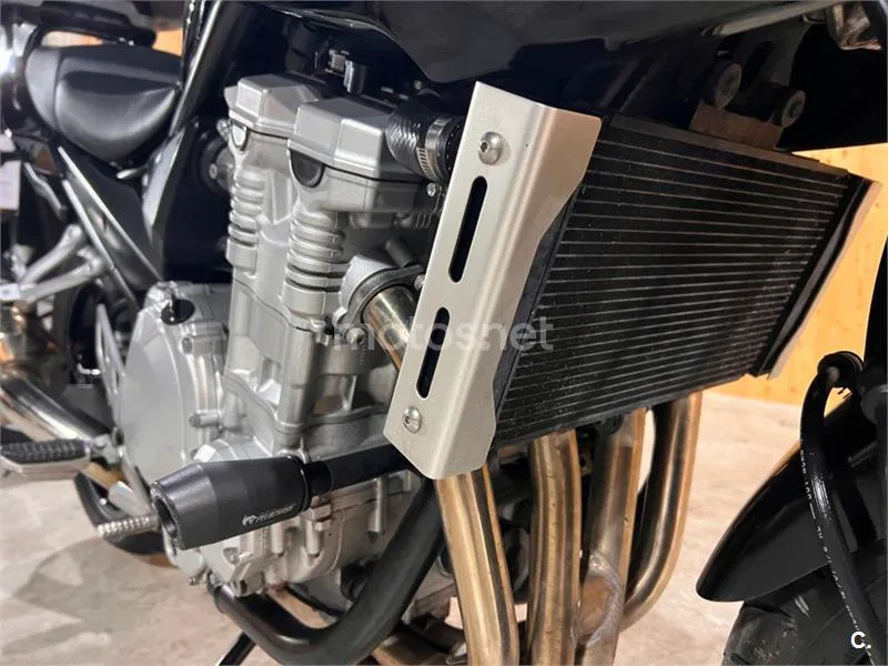 Suzuki Bandit 650S - Vista 37