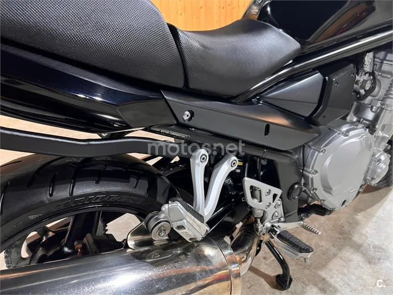 Suzuki Bandit 650S - Vista 55