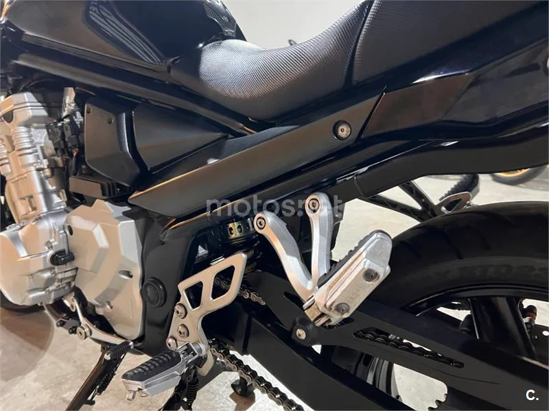 Suzuki Bandit 650S - Vista 66