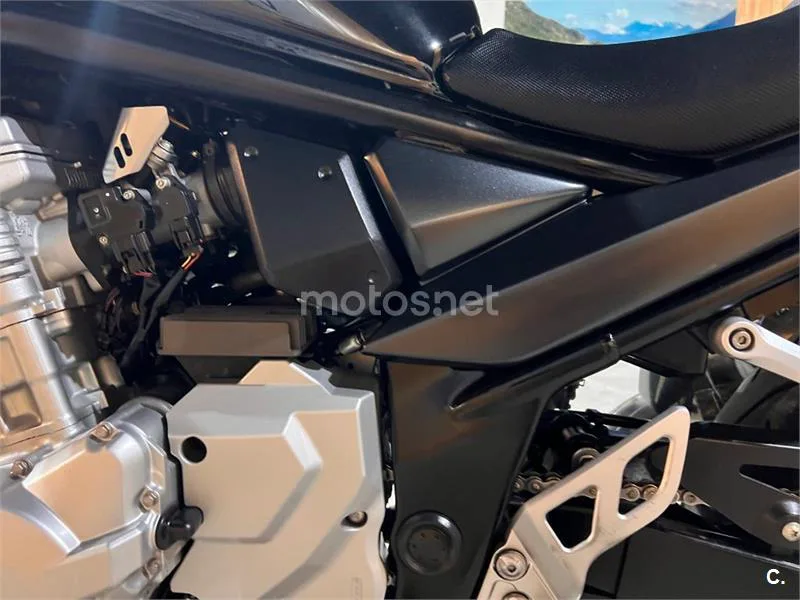 Suzuki Bandit 650S - Vista 71