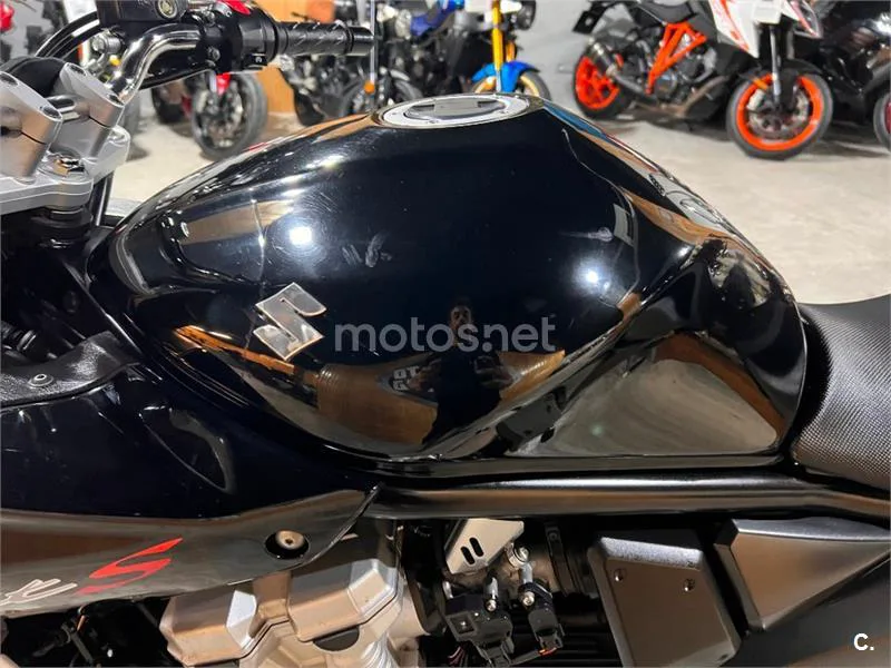 Suzuki Bandit 650S - Vista 75