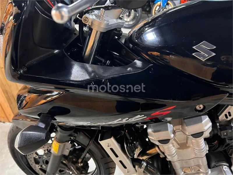 Suzuki Bandit 650S - Vista 77
