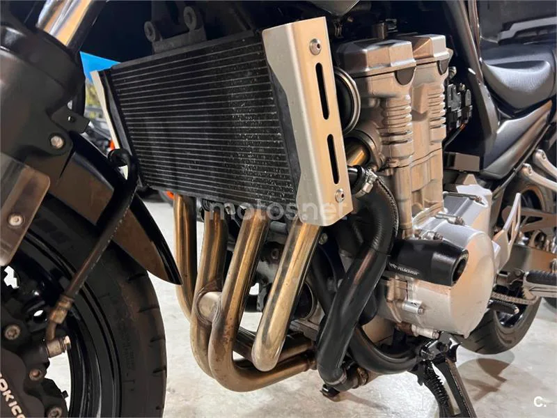 Suzuki Bandit 650S - Vista 84