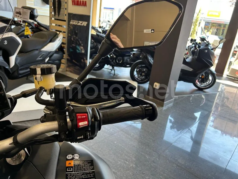Yamaha Tracer 9 - Vista 14