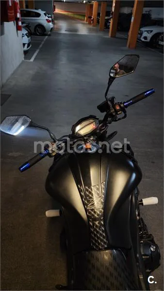 Kawasaki Z1000 – Vista 4