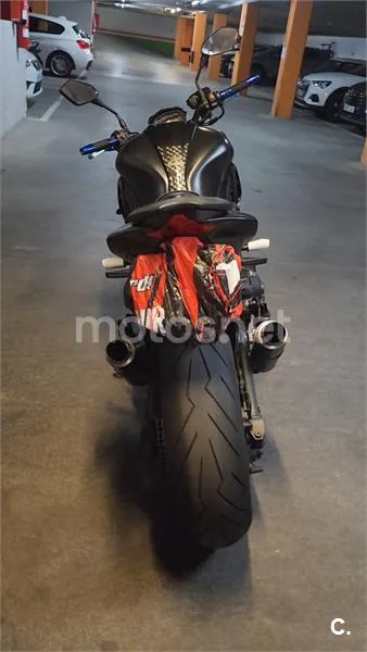 Kawasaki Z1000 – Vista 6