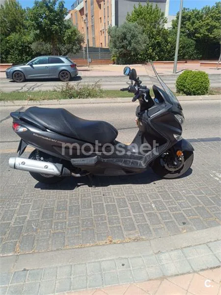 Suzuki Burgman 200 - Vista 3