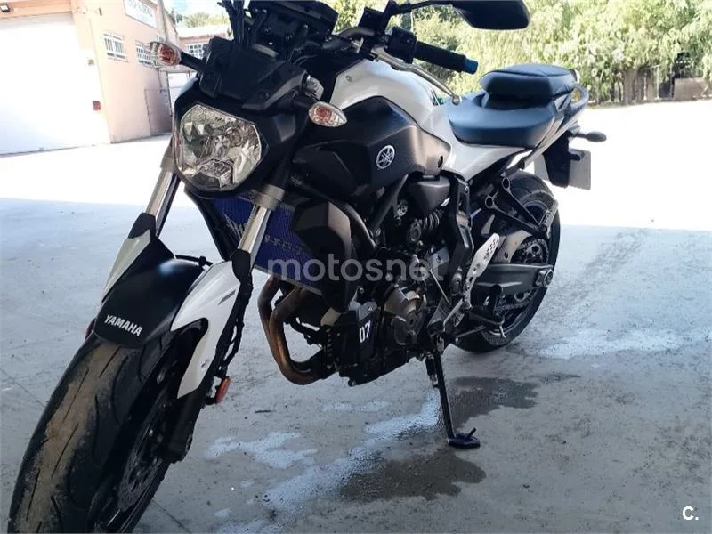 Yamaha MT-07 - Vista 3