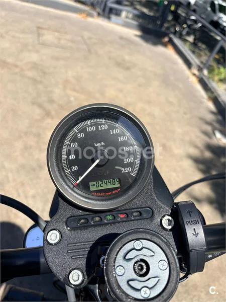 Harley-Davidson Sportster 883 - Vista 4