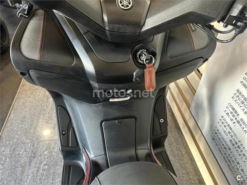 Yamaha XMAX 125 - Vista 11
