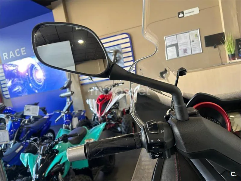 Yamaha XMAX 125 - Vista 13