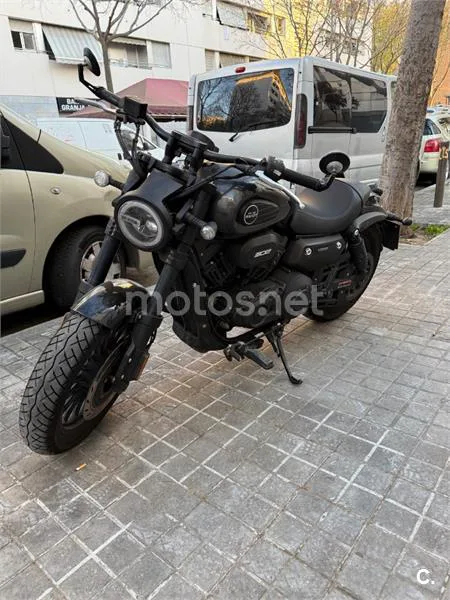 Keeway V 302 C – Vista 3