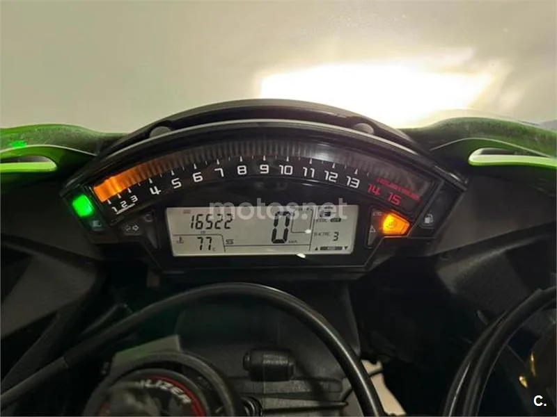Kawasaki Ninja ZX-10R – Vista 13