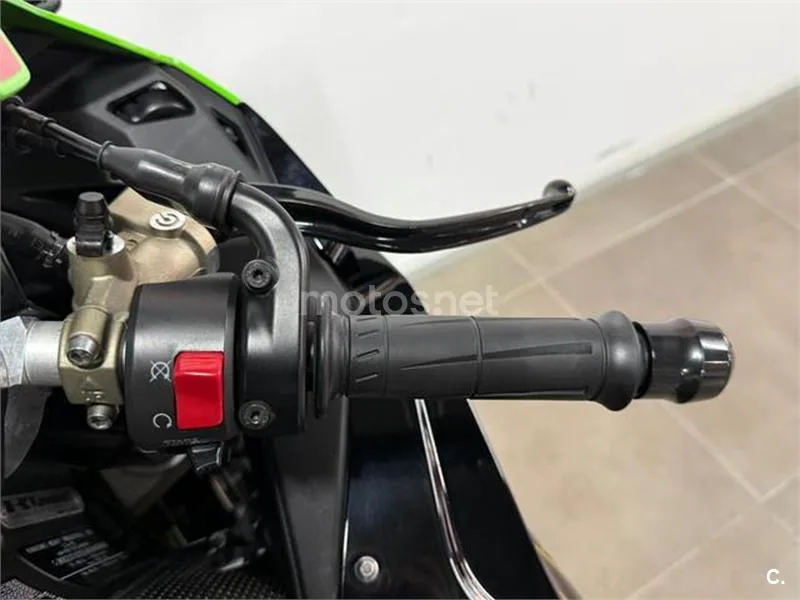Kawasaki Ninja ZX-10R – Vista 14