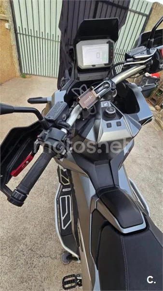 Honda X-ADV - Vista 4